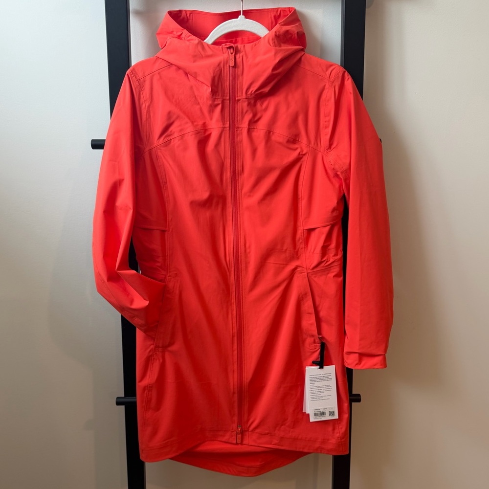 NWT lululemon rain rebel jacket size 4